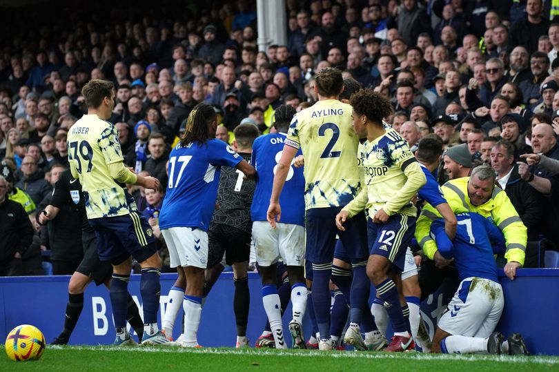 Leeds United y Everton vinculados con Victor Gyokeres